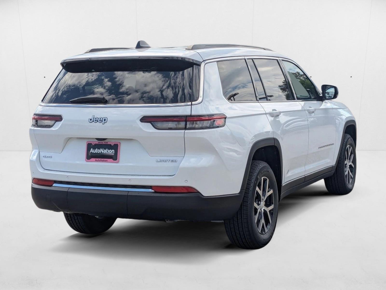 2025 Jeep Grand Cherokee Limited photo 2