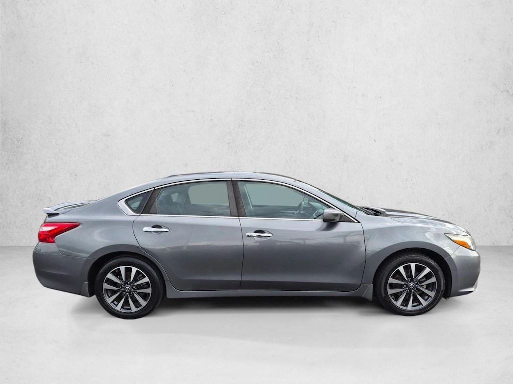 Used 2016 Nissan Altima 2.5 SV 4dr Car