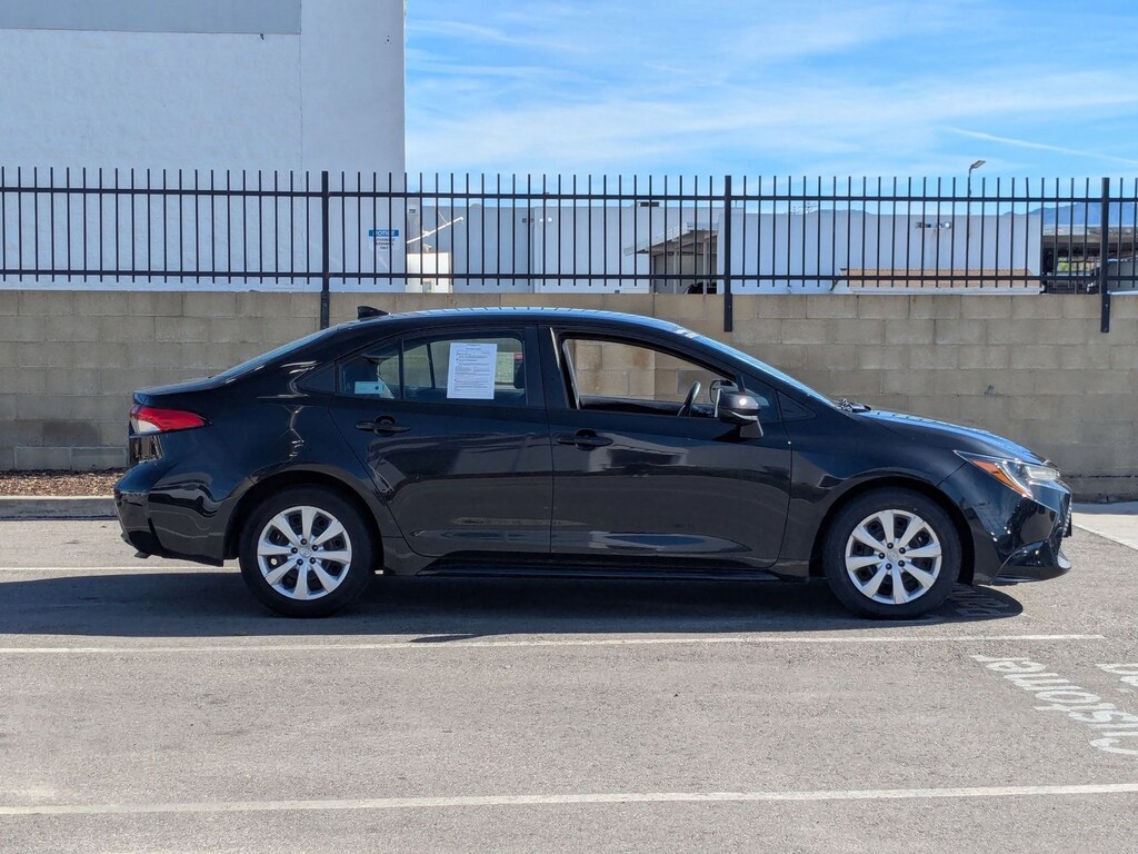 Used 2021 Toyota Corolla LE 4dr Car