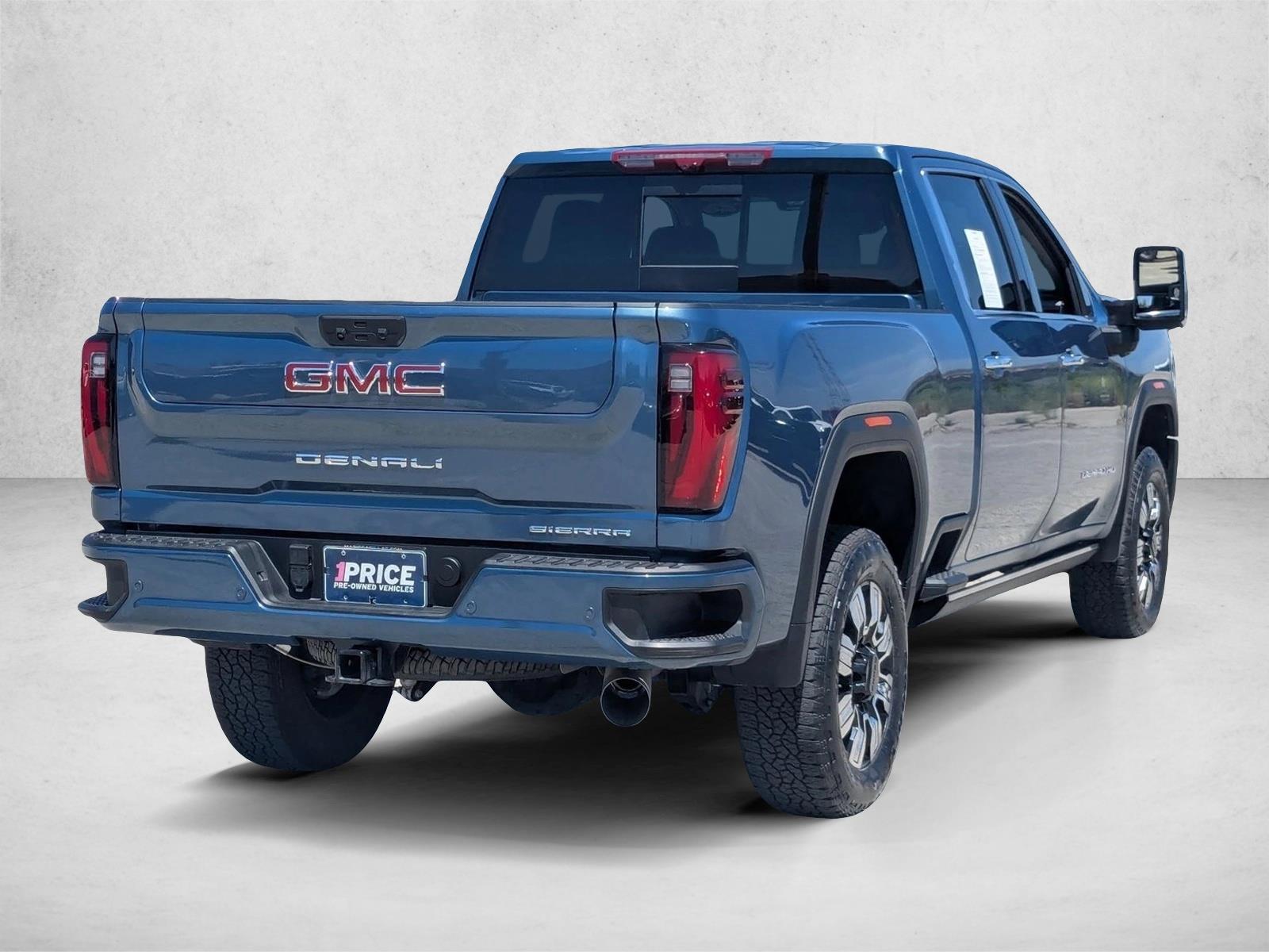 2025 GMC Sierra 2500HD Denali photo 4