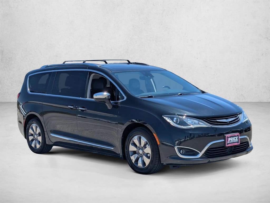 Used 2018 Chrysler Pacifica Hybrid Limited Mini-van Passenger