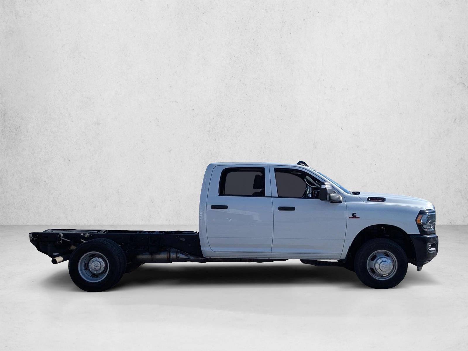 2023 Ram 3500 Tradesman SLT Laramie Limited photo 4