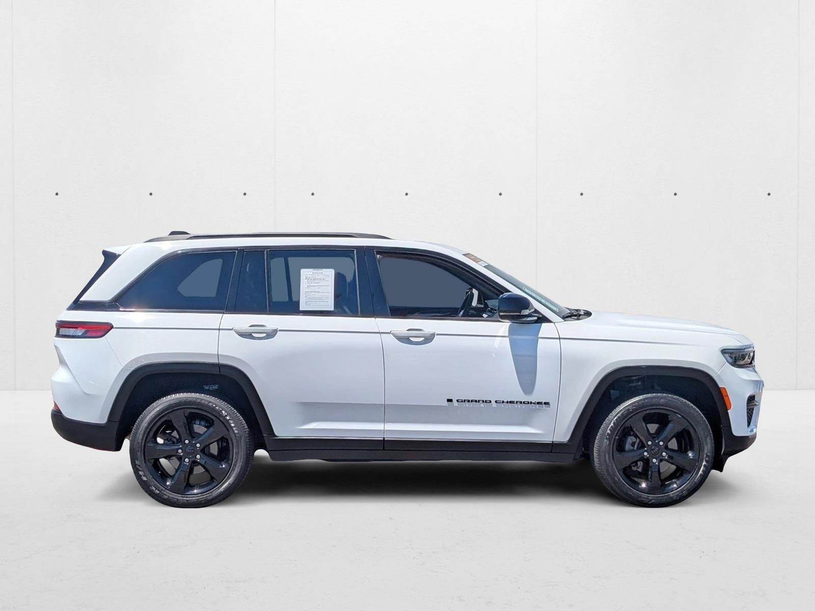 2023 Jeep Grand Cherokee Altitude Sport photo 4