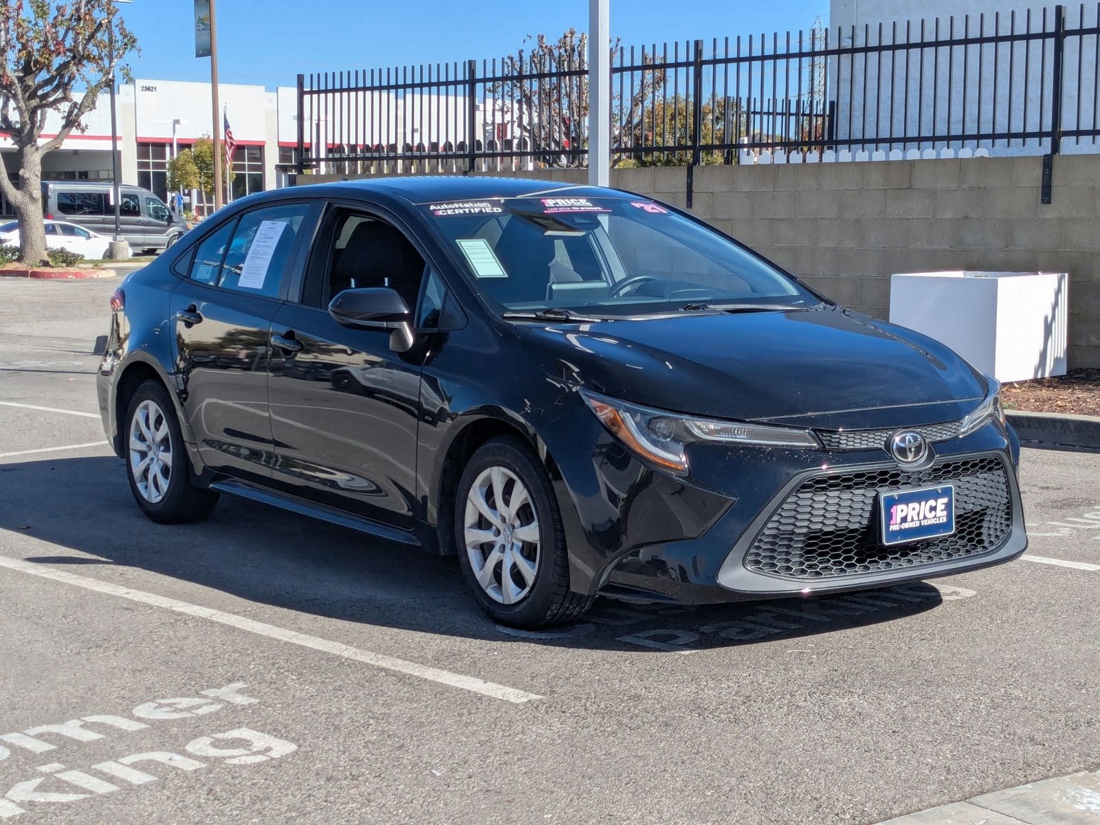 2021 Toyota Corolla LE photo 3