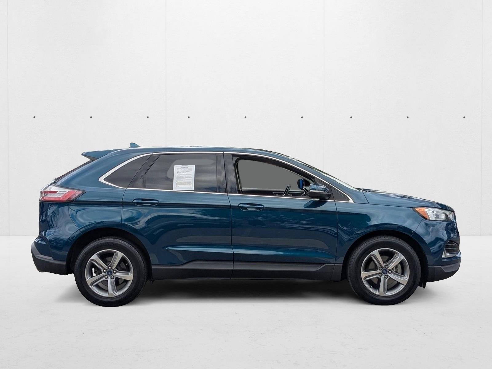 2020 Ford Edge SEL photo 4