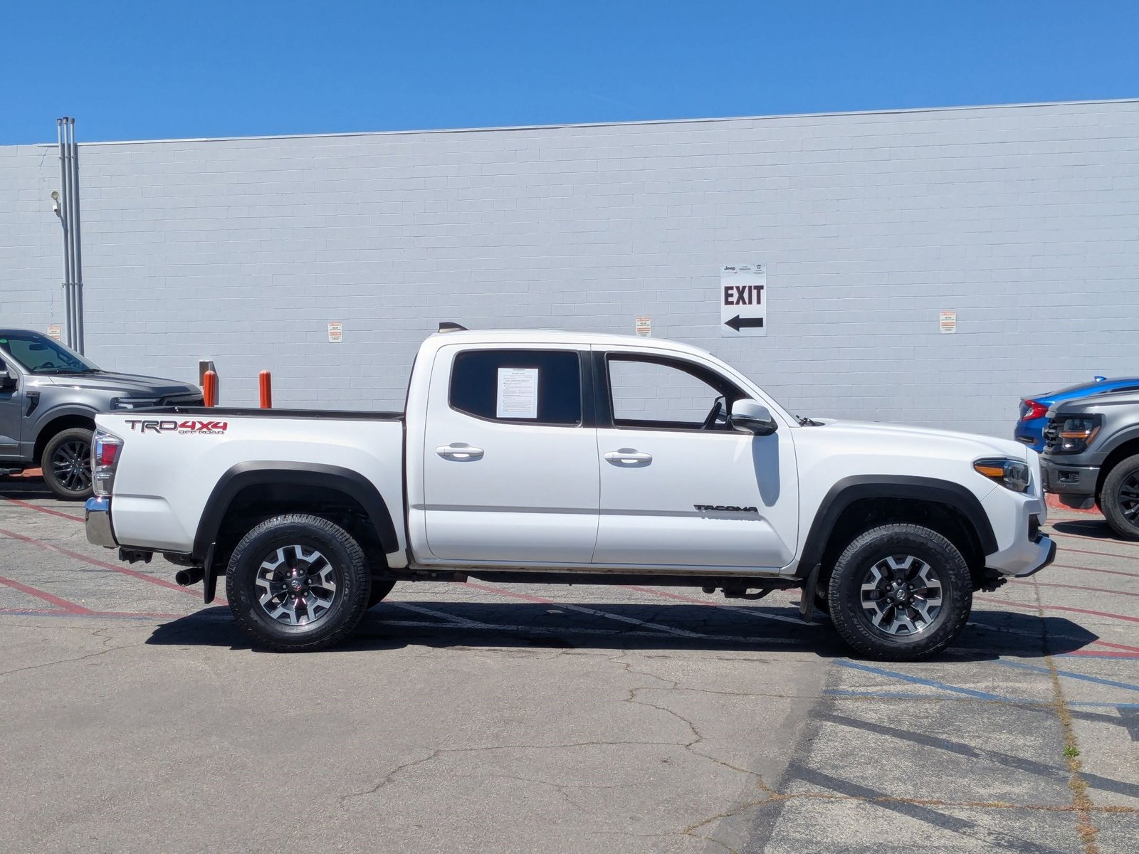 2023 Toyota Tacoma TRD Off Road photo 4