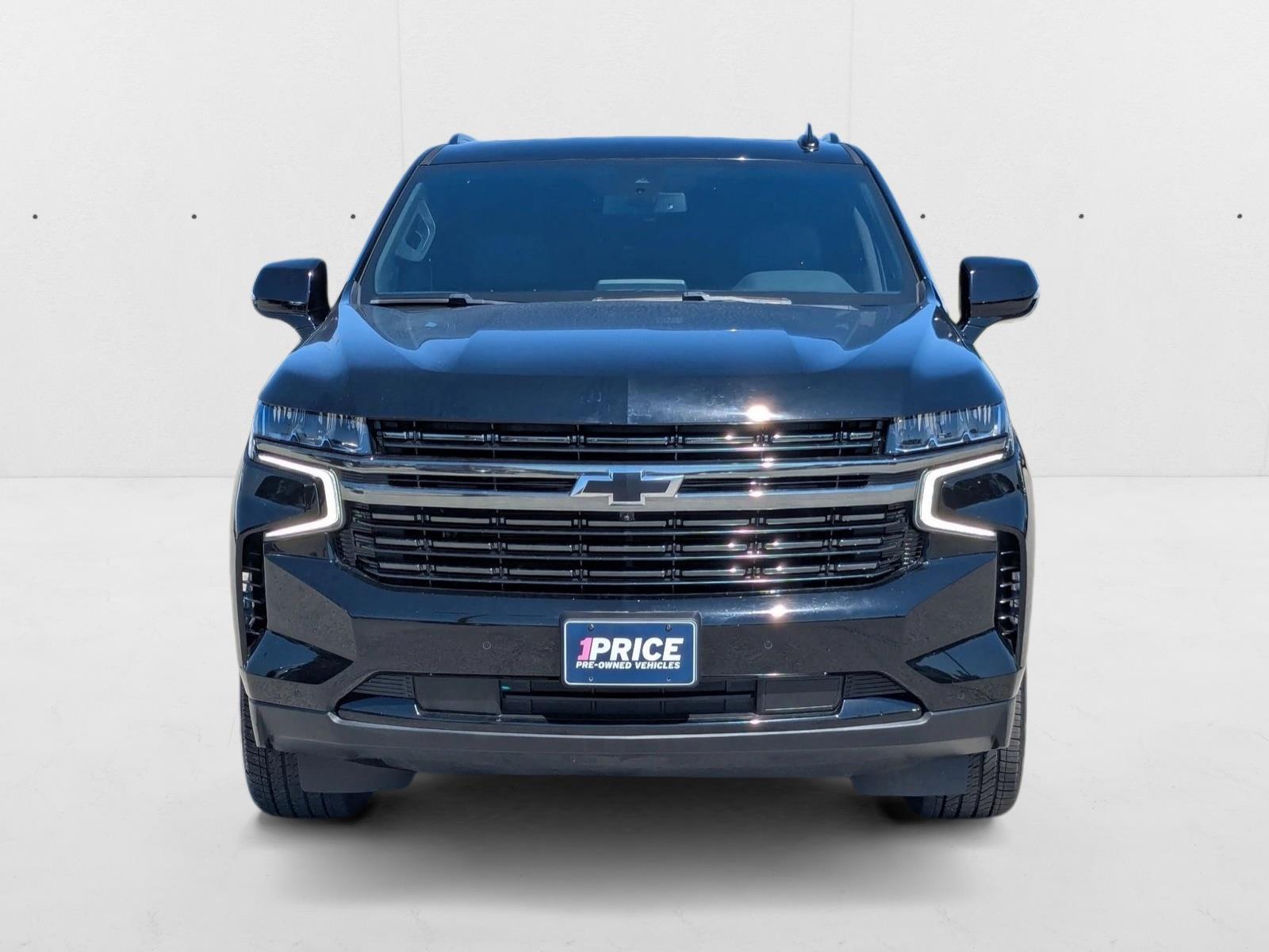 2022 Chevrolet Suburban RST photo 2