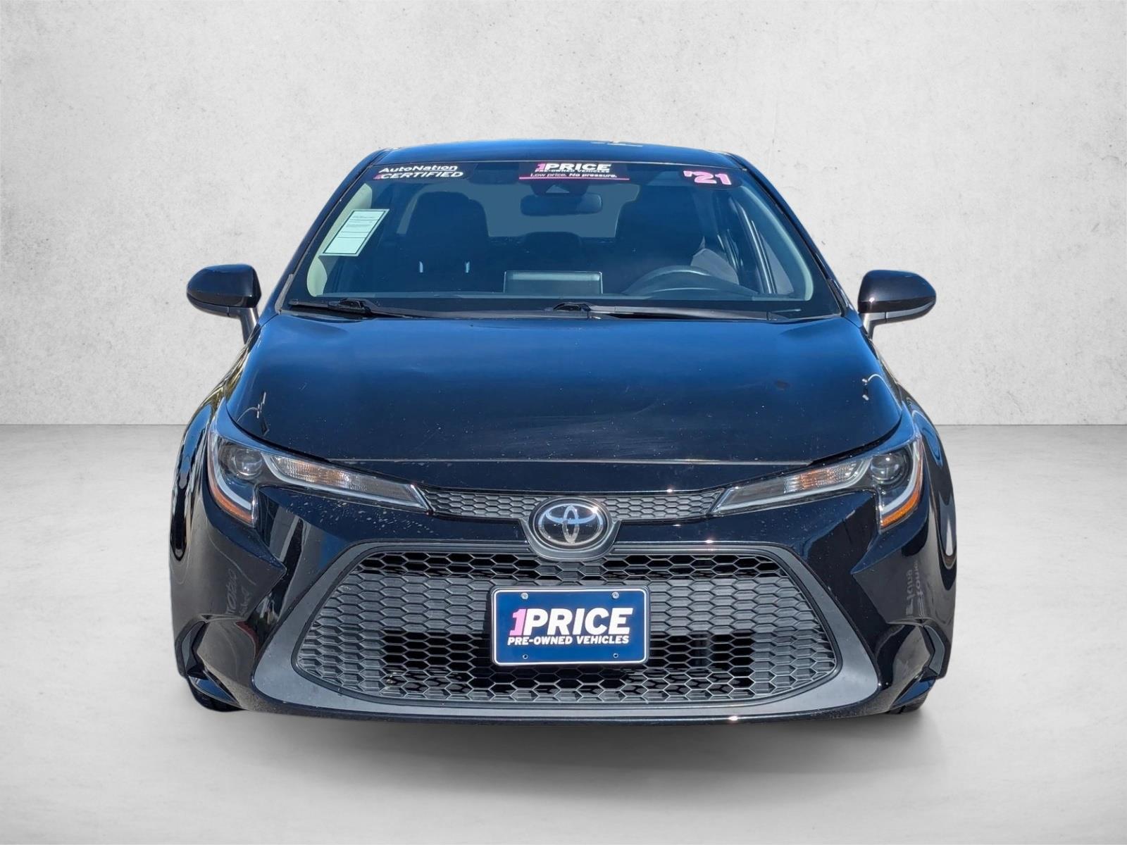 2021 Toyota Corolla LE photo 2