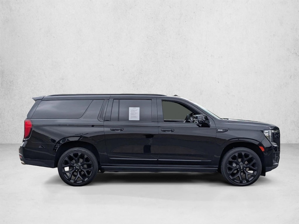 Used 2022 GMC Yukon XL Denali Sport Utility