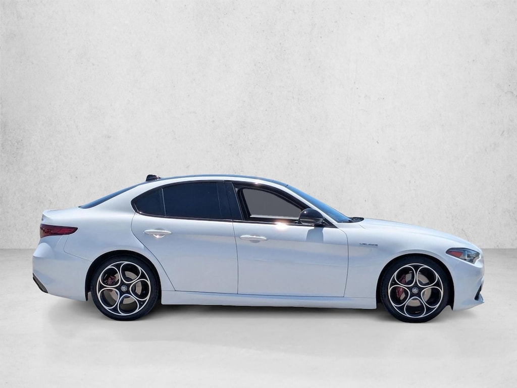 Used 2023 Alfa Romeo Giulia Veloce 4dr Car