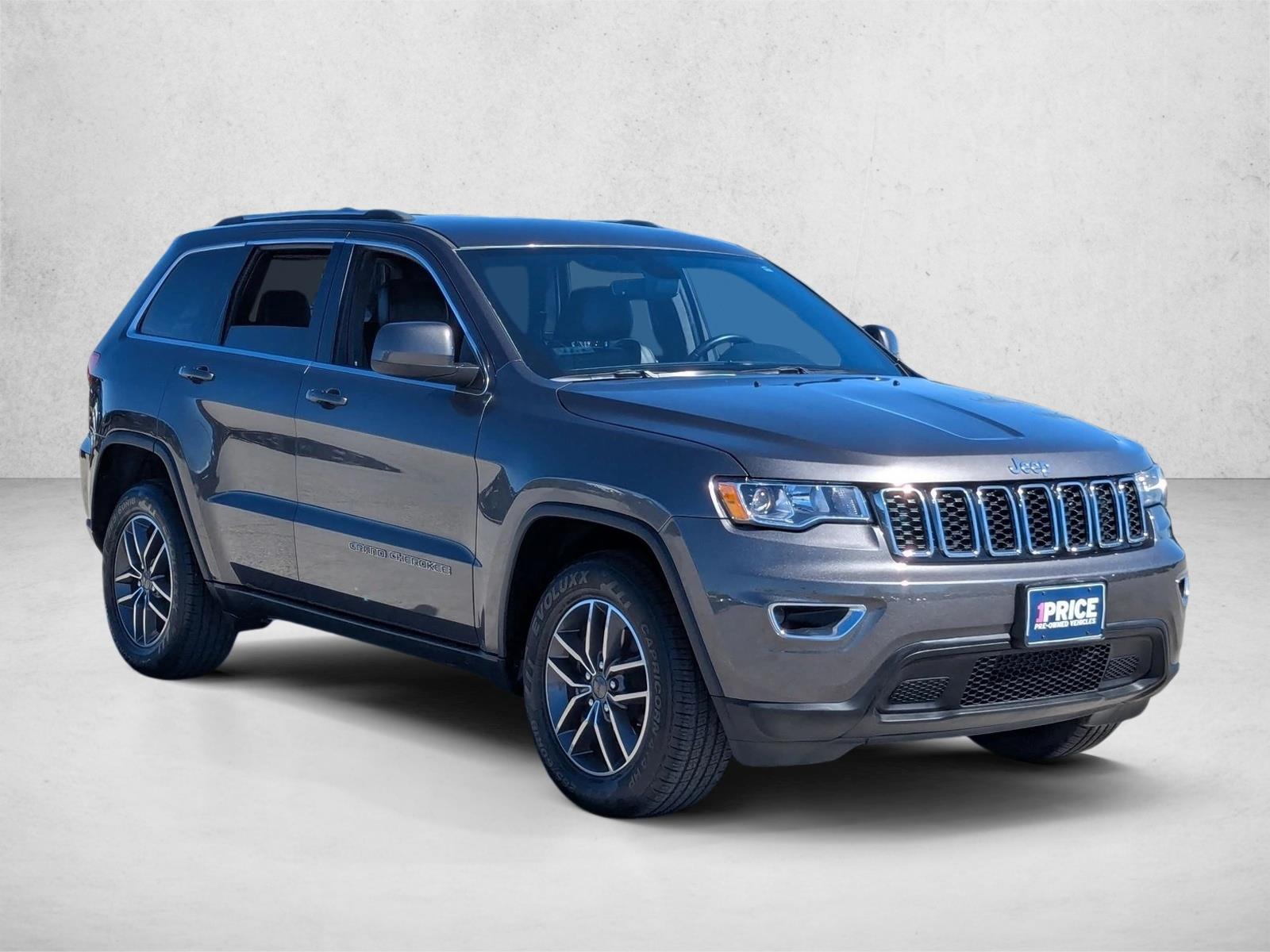 2019 Jeep Grand Cherokee Laredo E photo 3