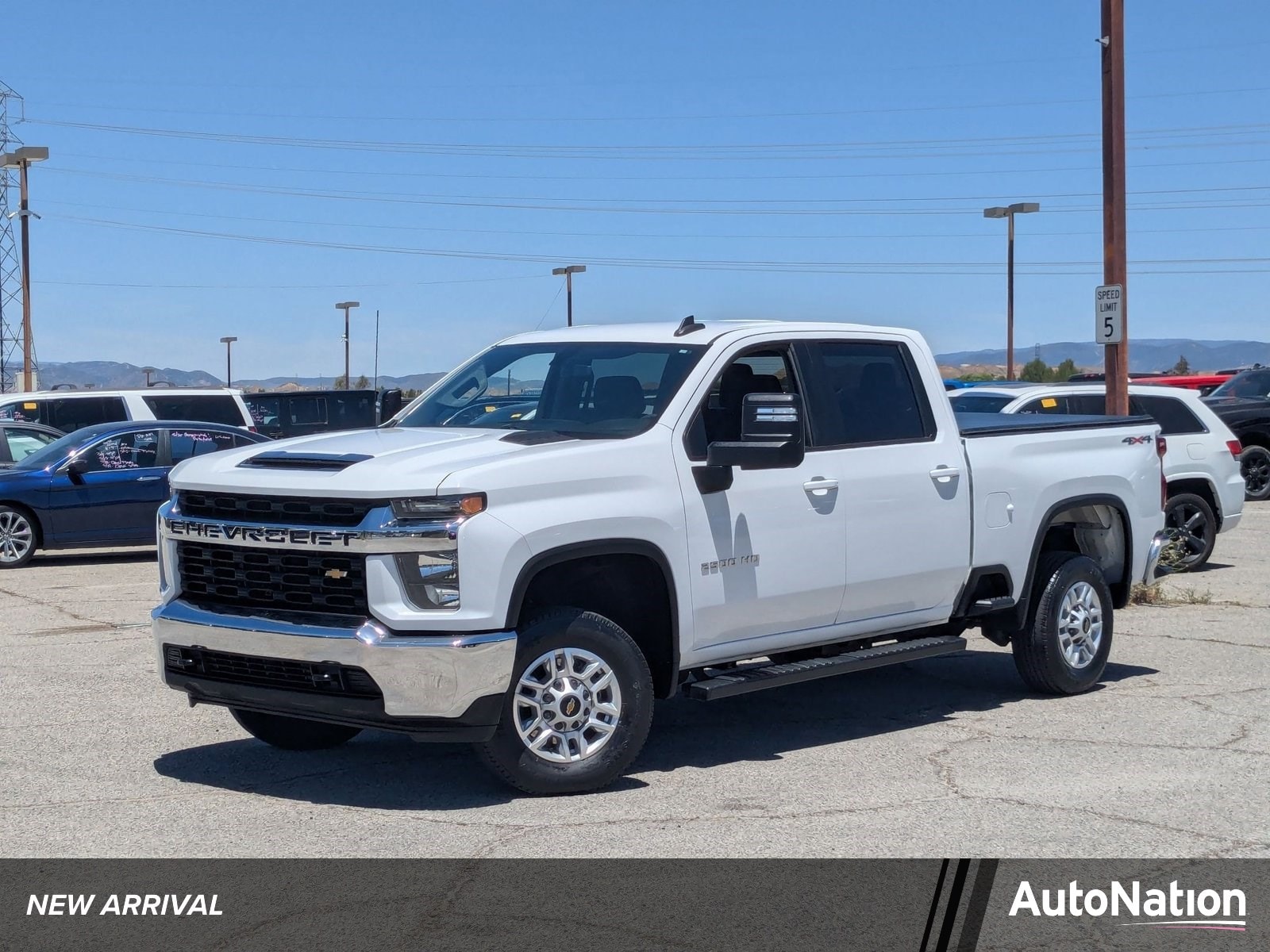 2022 Chevrolet Silverado HD LT 4WD Crew Cab Standard Box's photo