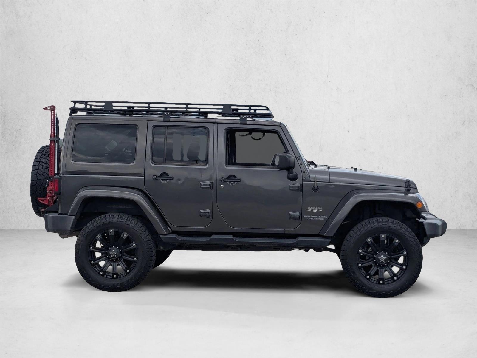 2017 Jeep Wrangler Sahara photo 4