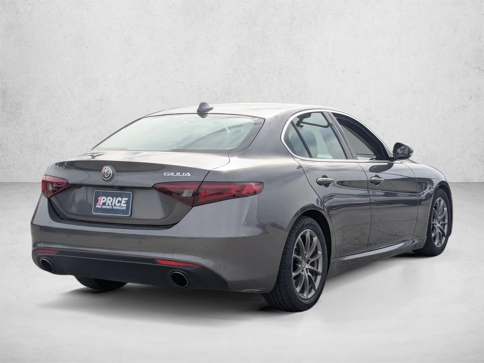 2020 Alfa Romeo Giulia photo 5