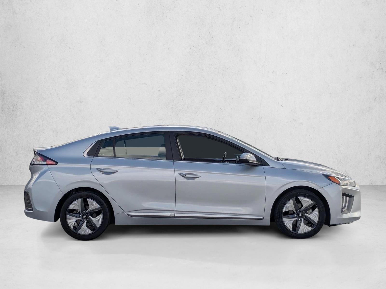 2022 Hyundai Ioniq SEL photo 4