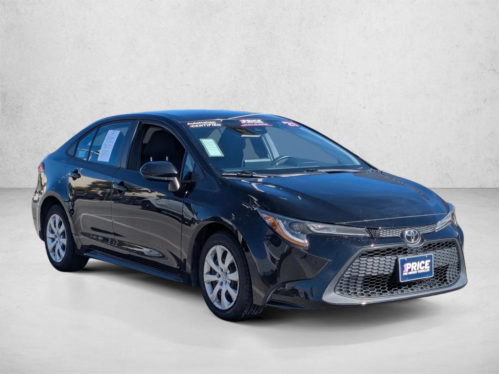 2021 Toyota Corolla LE photo 3