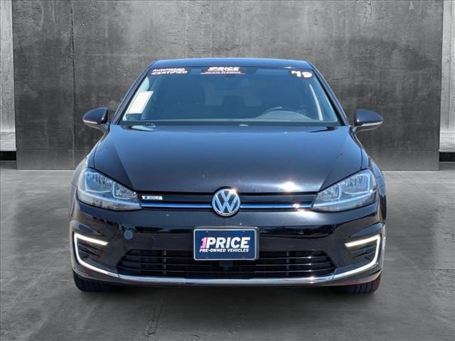 Used 2019 Volkswagen e-Golf e-Golf SE with VIN WVWKR7AU0KW909526 for sale in Valencia, CA
