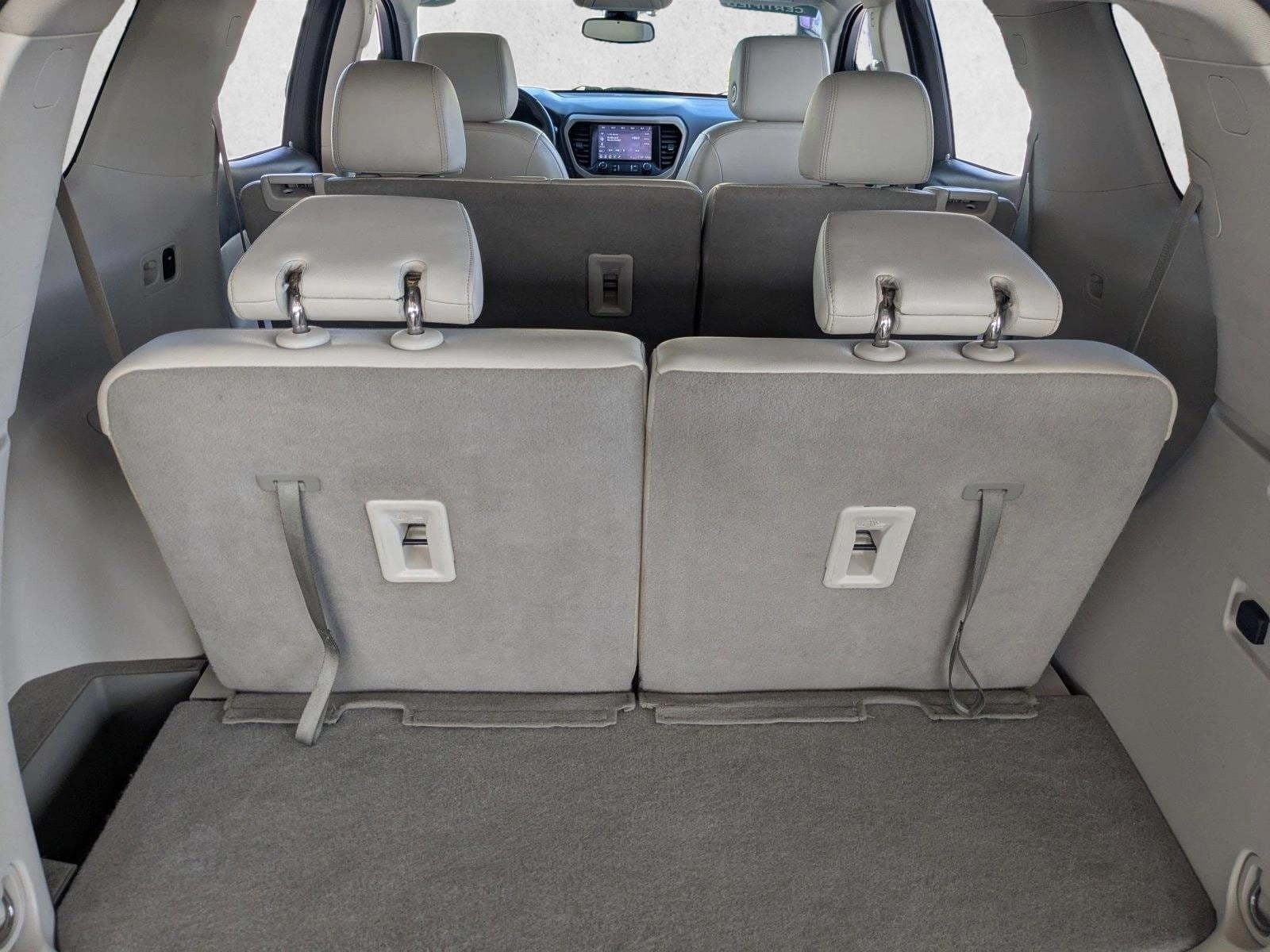 2023 GMC Acadia Denali photo 5