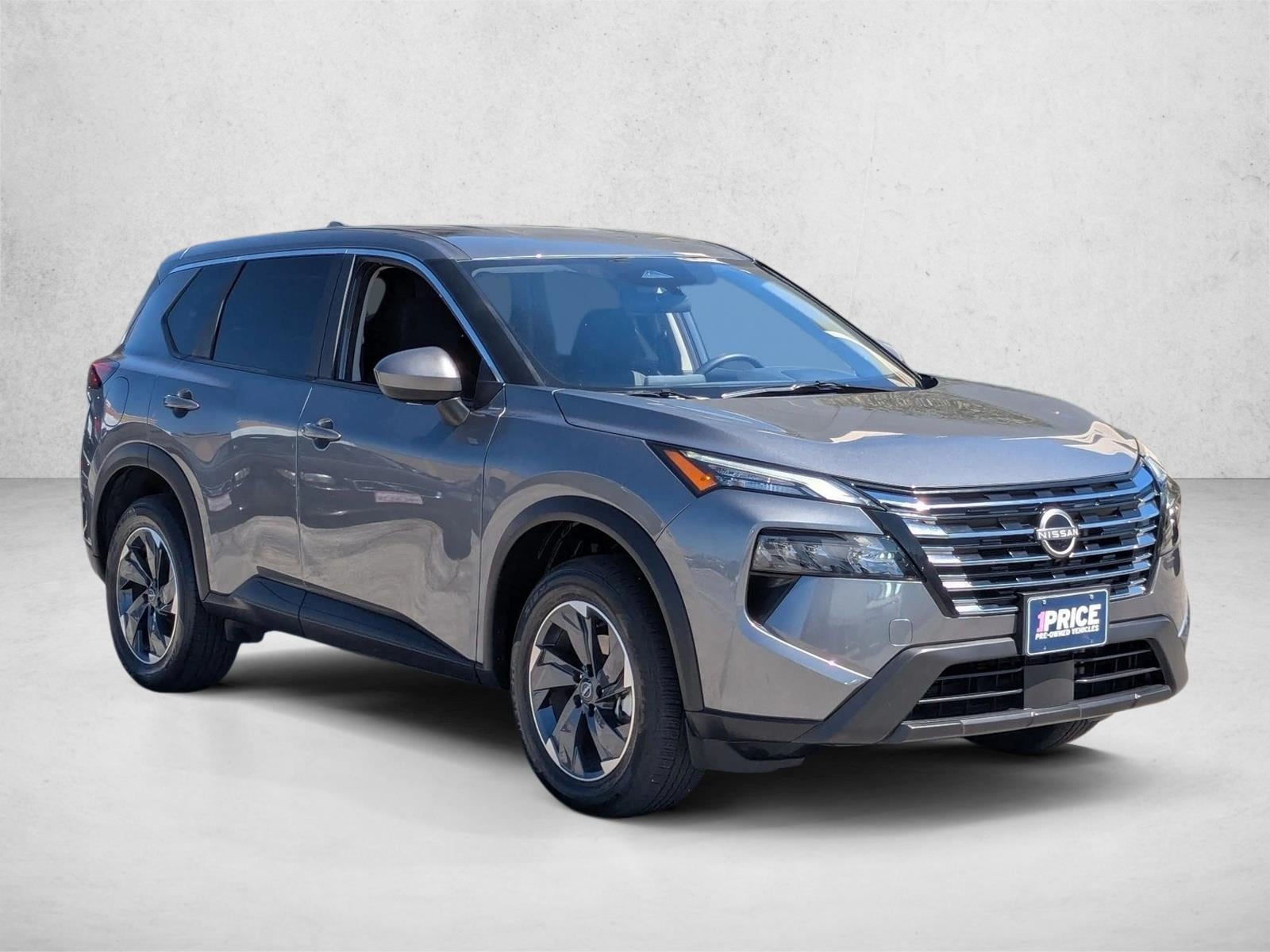 2025 Nissan Rogue SV photo 2