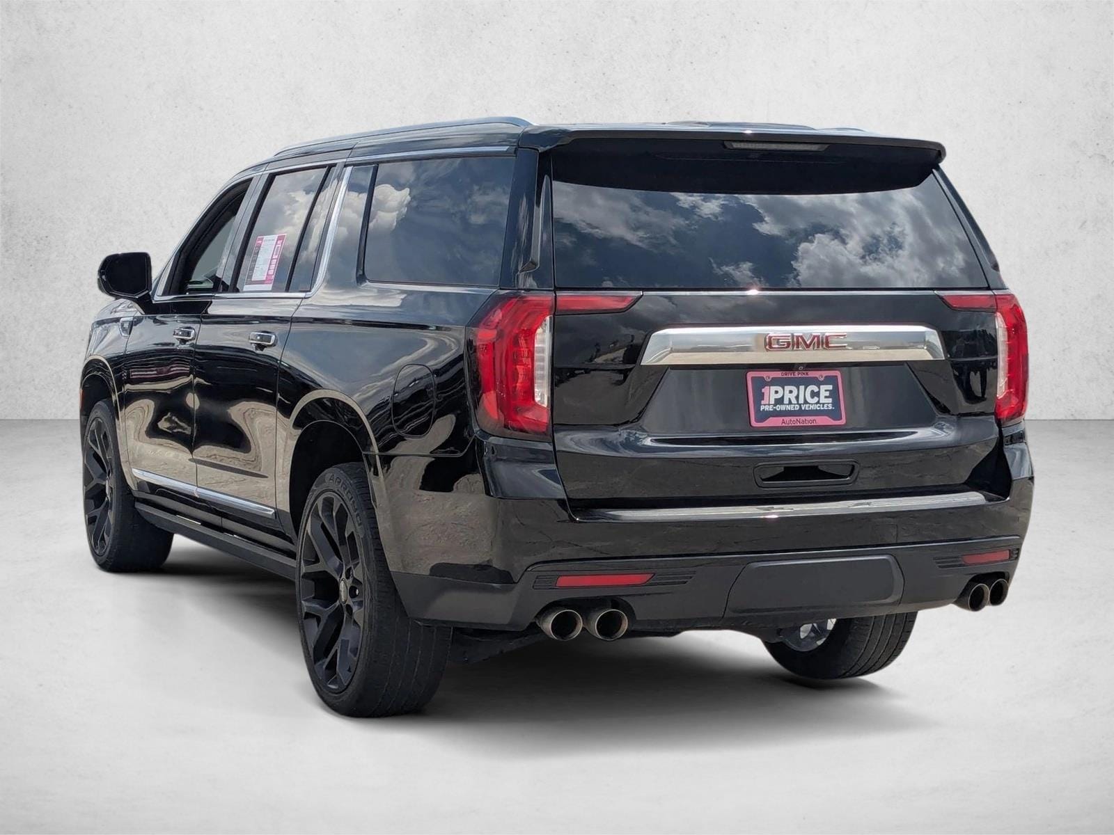 2022 GMC Yukon XL Denali photo 3