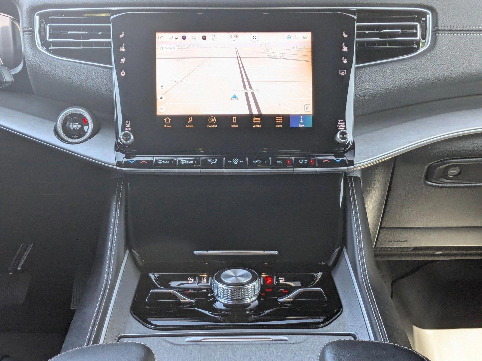 2025 Jeep Wagoneer Series II - Photo 12