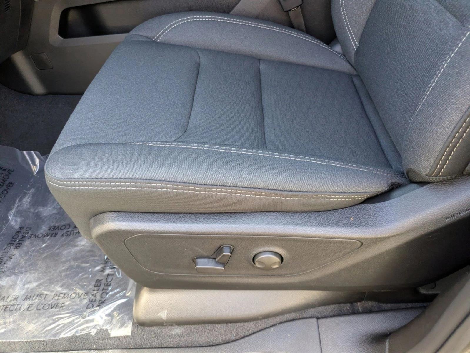 2025 Ram 1500 Big Horn photo 4