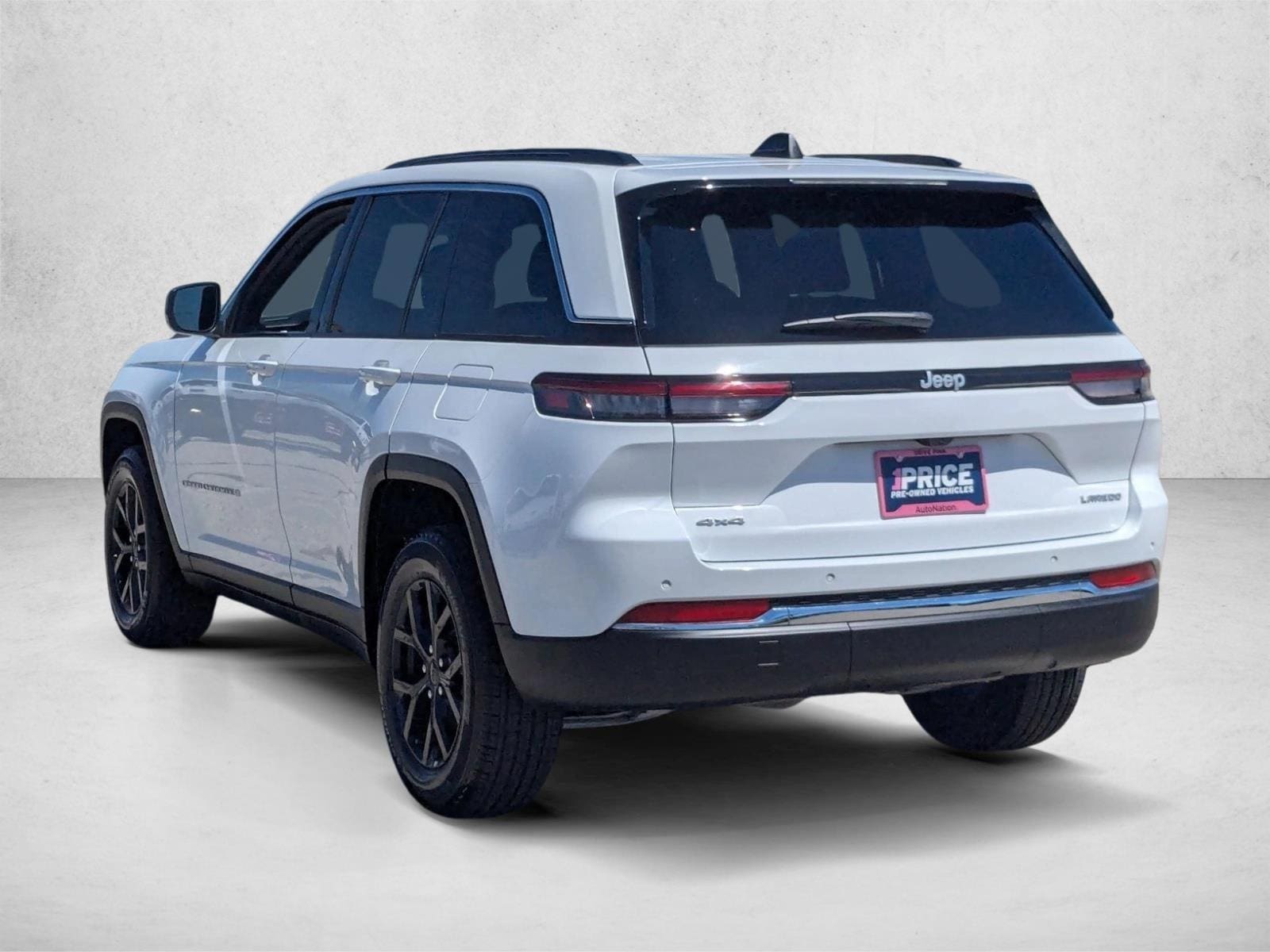 2025 Jeep Grand Cherokee Laredo X photo 3