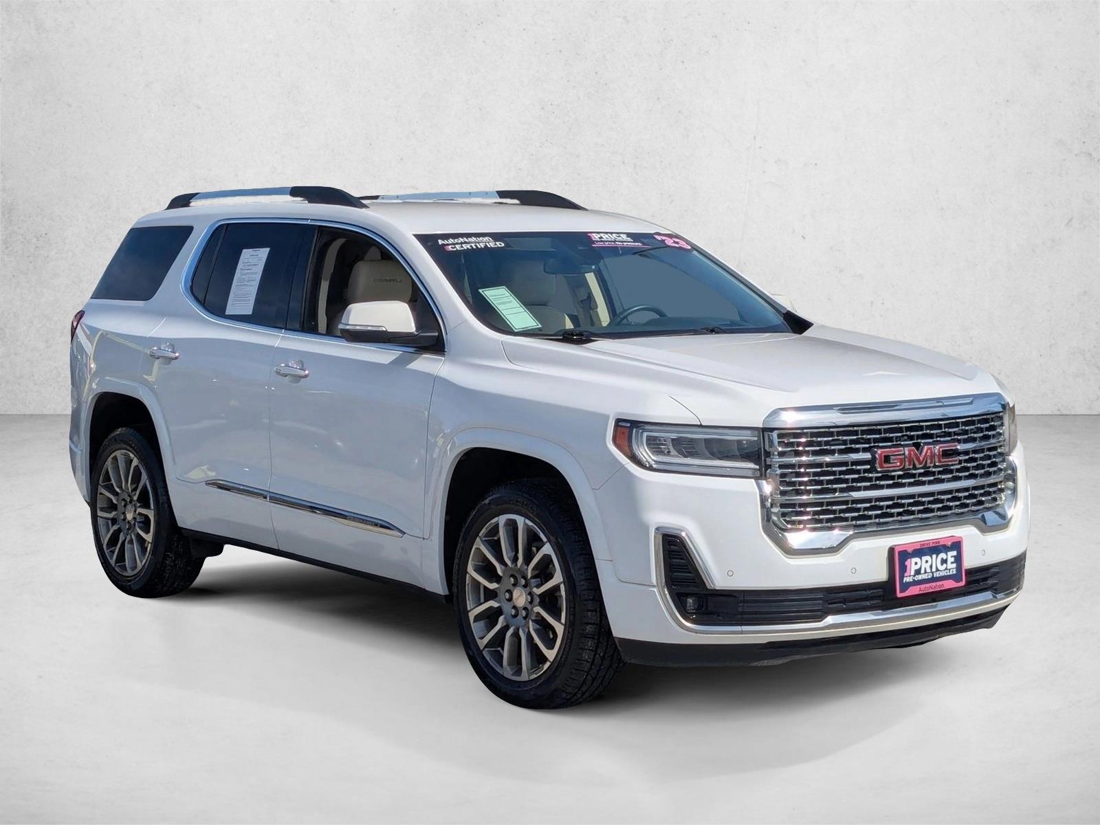 2023 GMC Acadia Denali photo 2