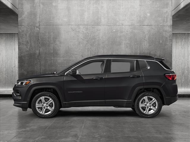 2025 Jeep Compass Latitude photo 3