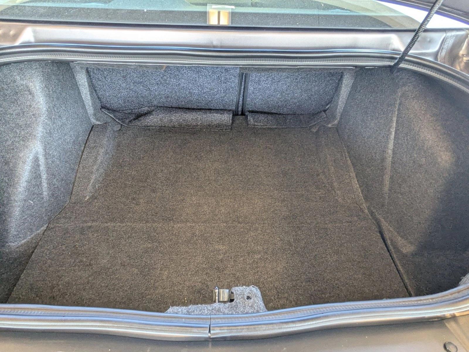 2023 Dodge Challenger SXT photo 6