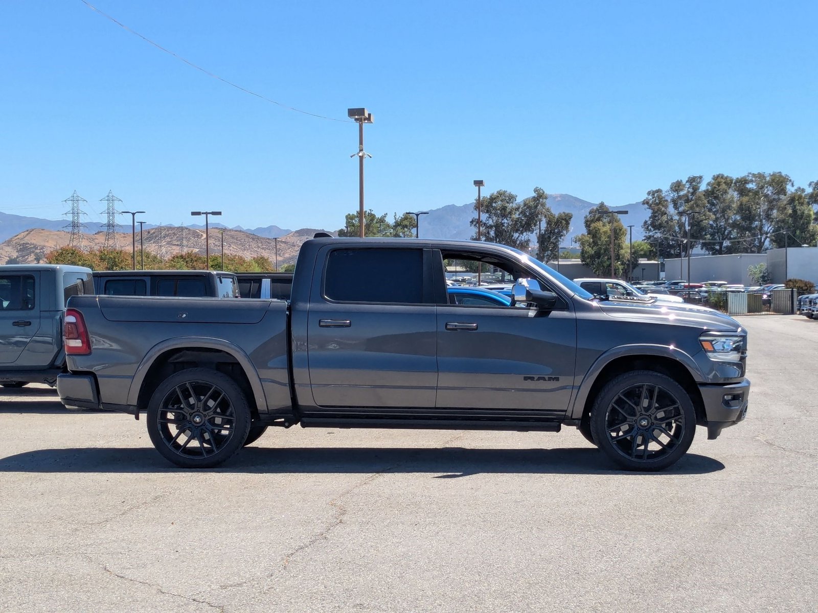 2019 Ram 1500 Laramie photo 4