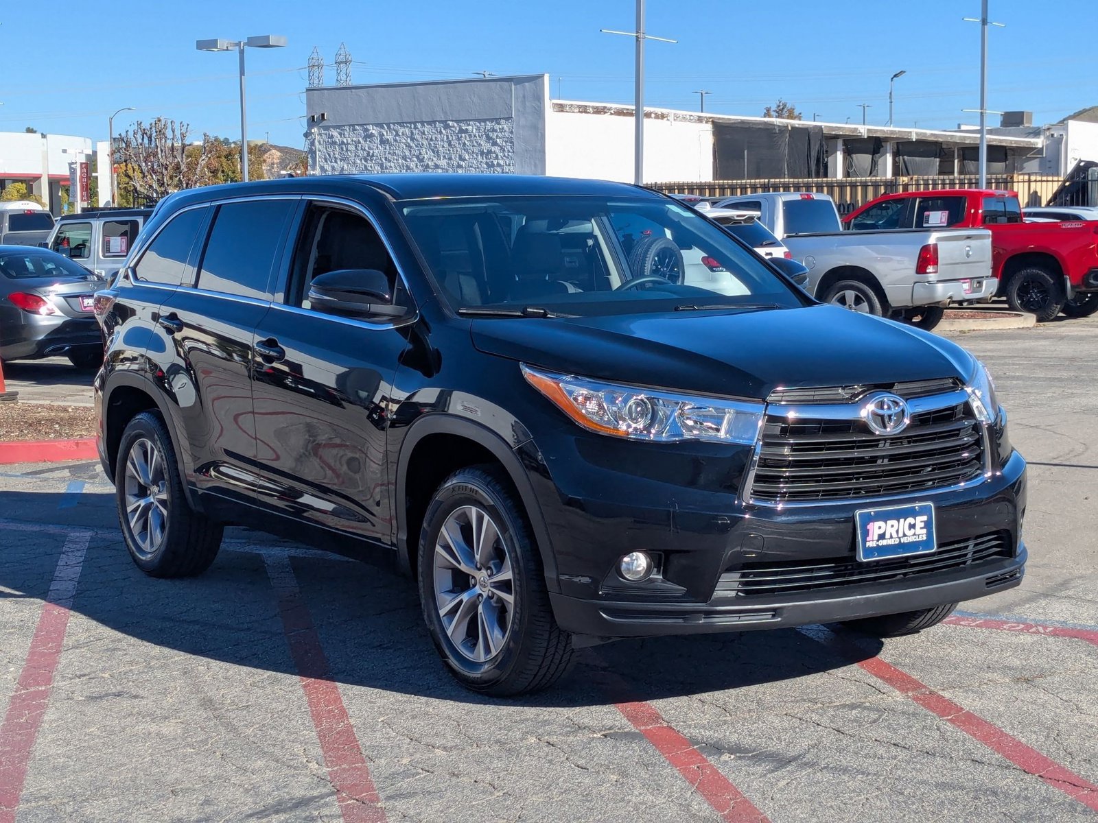 2015 Toyota Highlander LE Plus photo 2