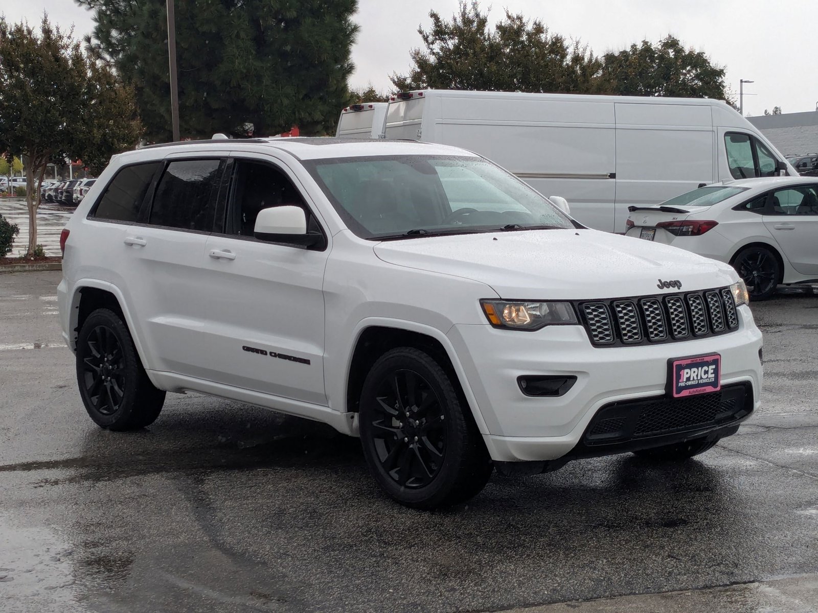 2018 Jeep Grand Cherokee Altitude Sport photo 2