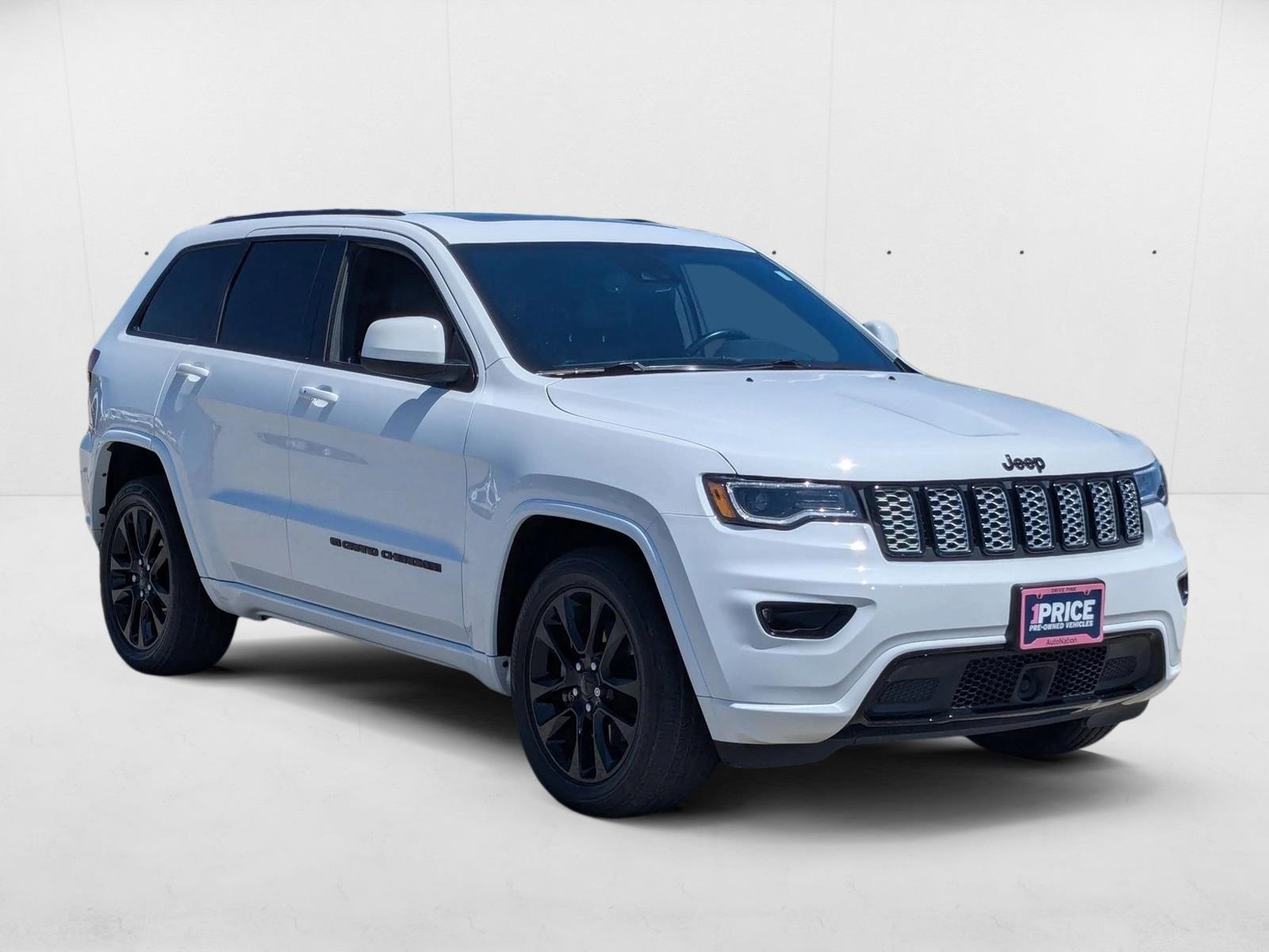 2022 Jeep Grand Cherokee Laredo X photo 3