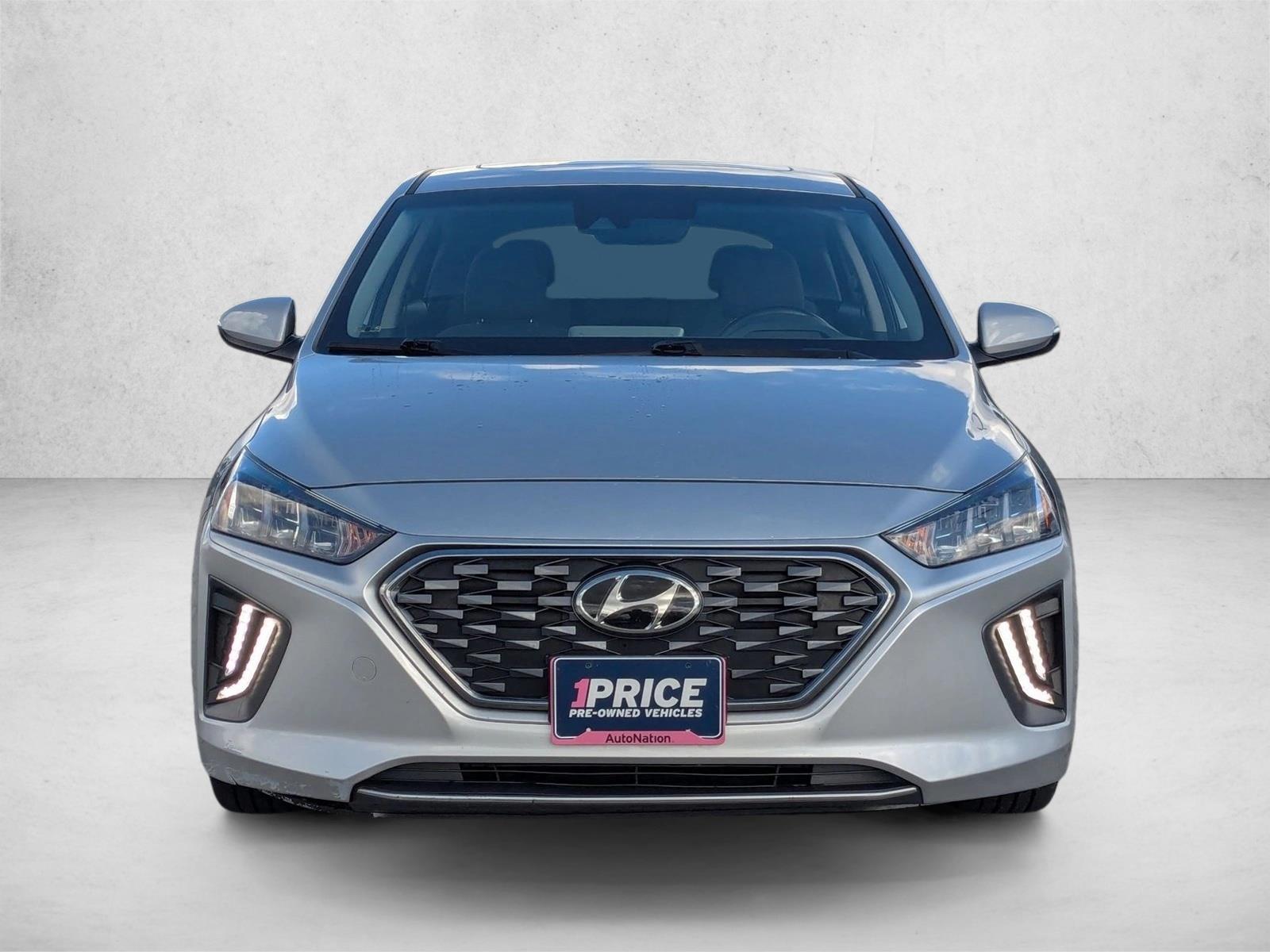 2022 Hyundai Ioniq SEL photo 2