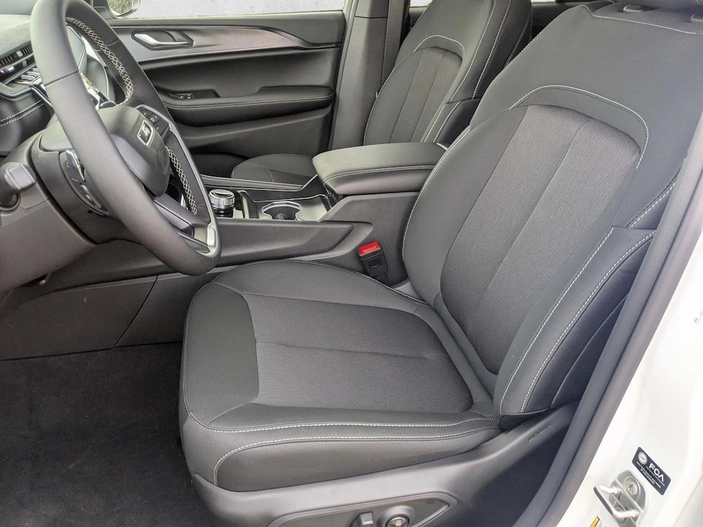 New 2026 Jeep Grand Cherokee Laredo X SUV