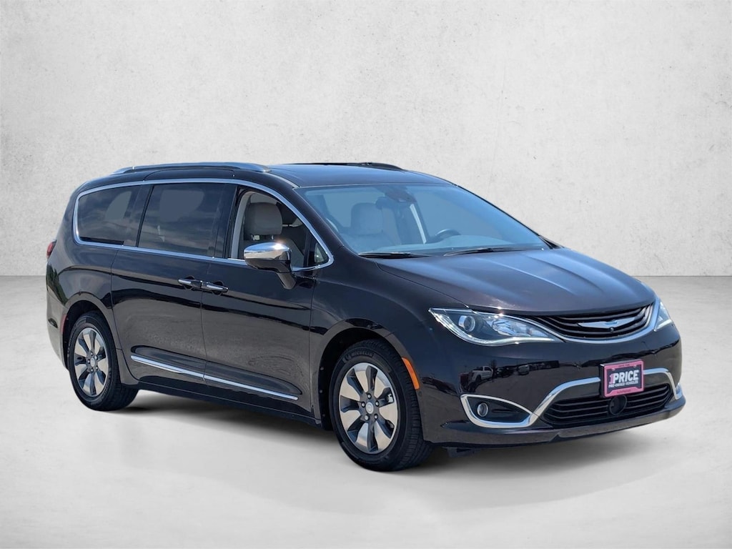 Used 2018 Chrysler Pacifica Hybrid Limited Mini-van Passenger