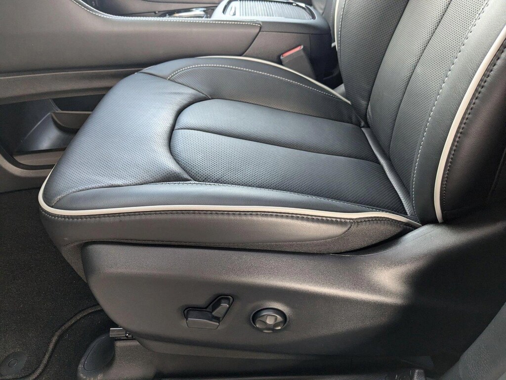 New 2025 Chrysler Pacifica Hybrid Hybrid Premium S Appearance Pkg Van Passenger Van