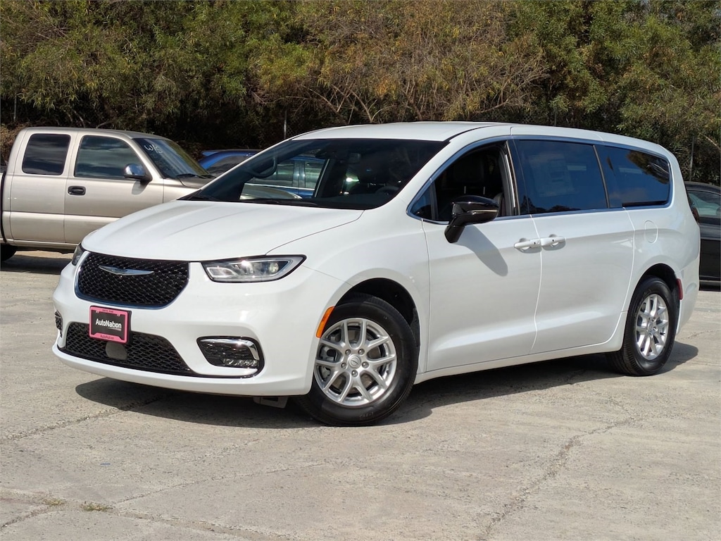 New 2026 Chrysler Pacifica Select Van Passenger Van