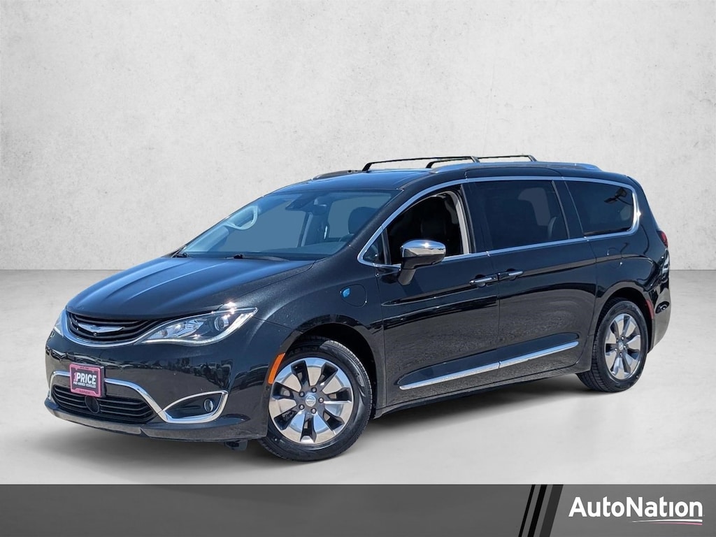 Used 2018 Chrysler Pacifica Hybrid Limited Mini-van Passenger