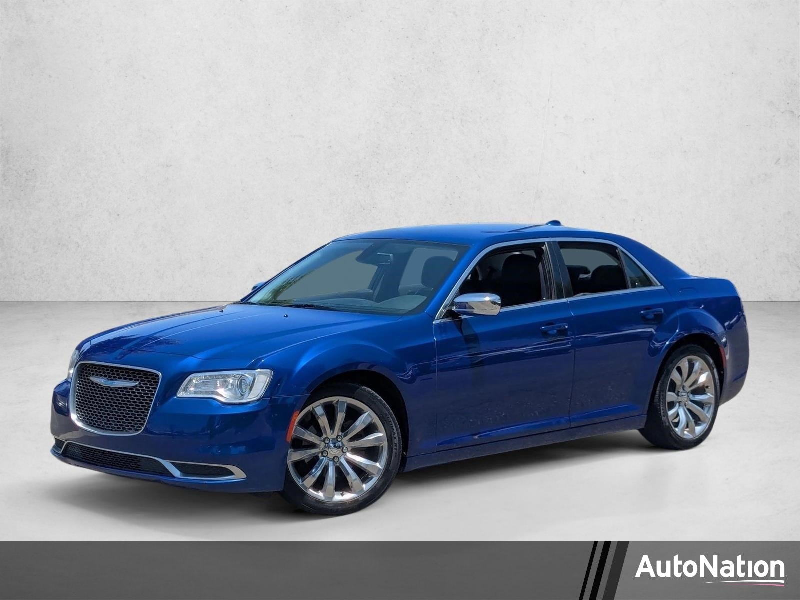 2018 Chrysler 300 Touring's photo