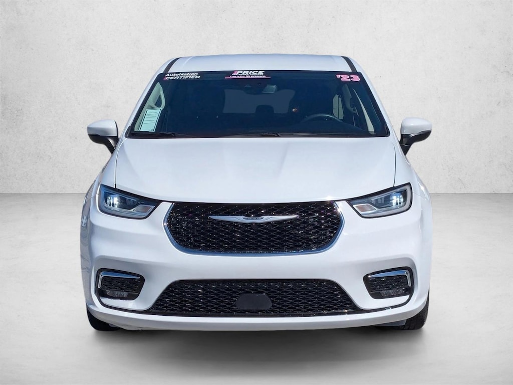 Used 2023 Chrysler Pacifica Touring L Mini-van Passenger