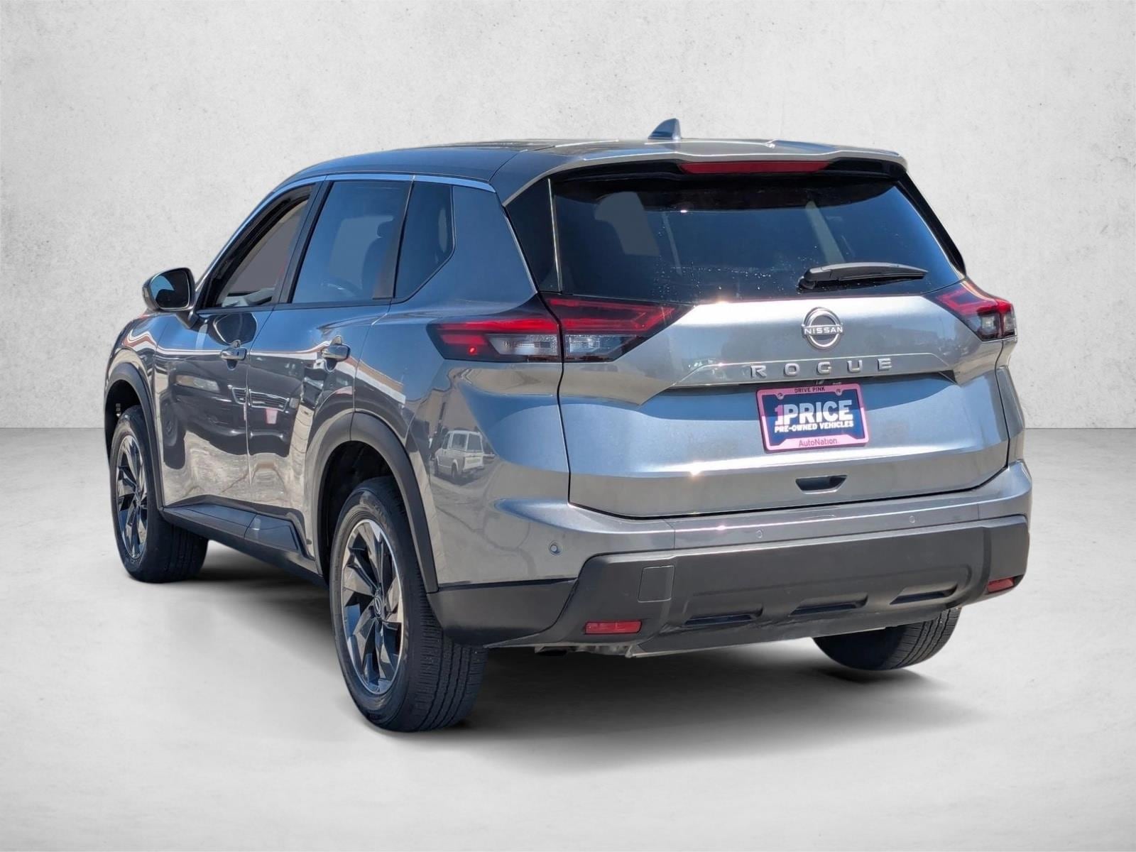 2025 Nissan Rogue SV photo 3