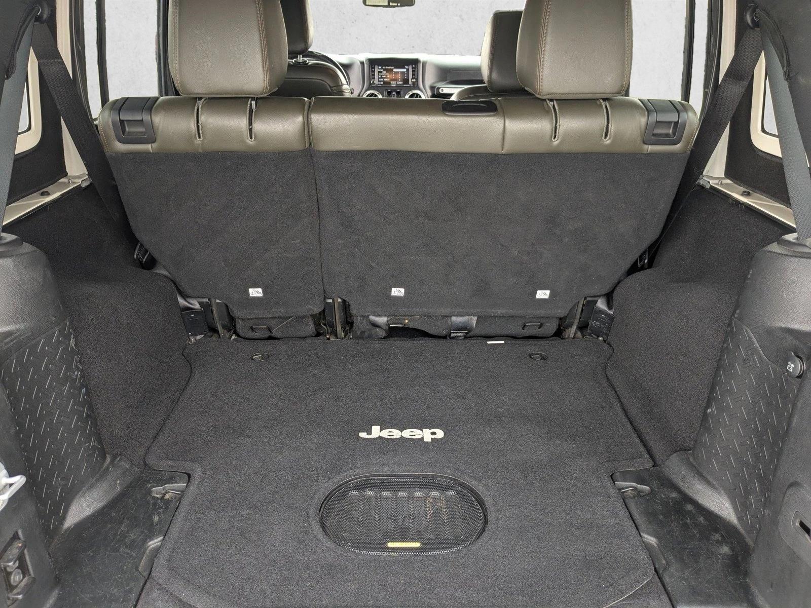 2017 Jeep Wrangler Sahara photo 6