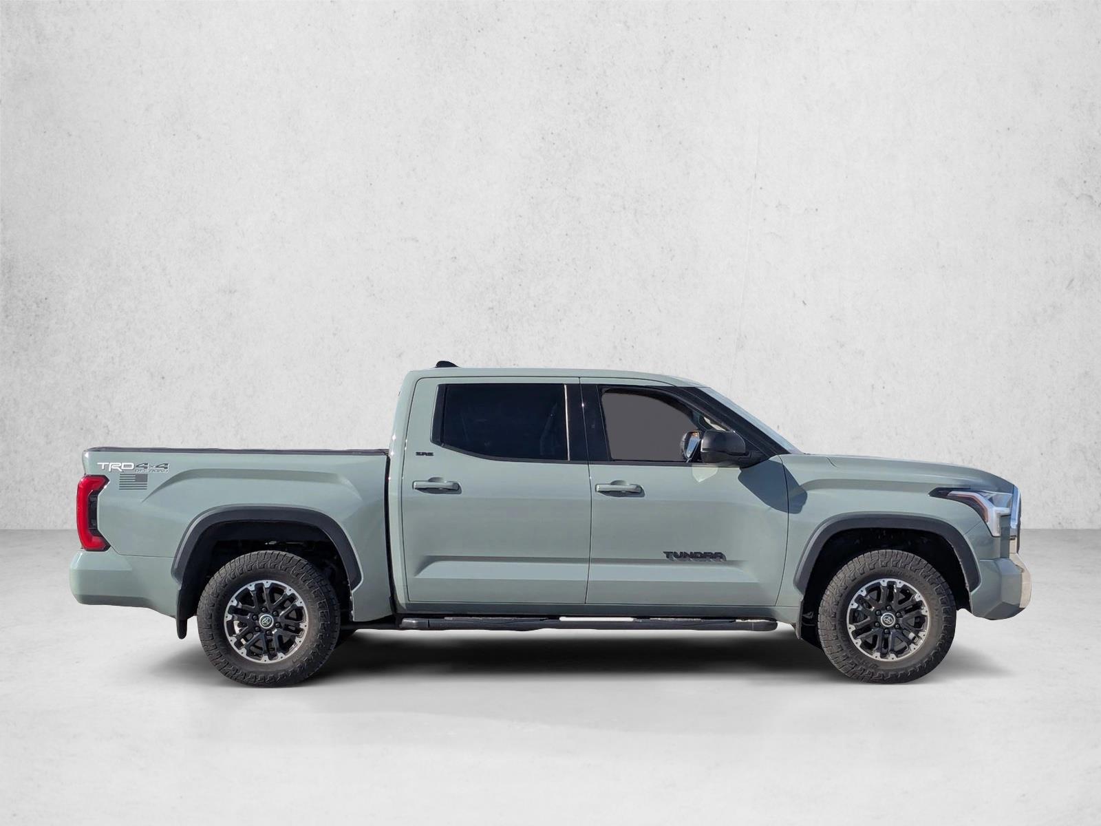2023 Toyota Tundra SR5 CrewMax photo 4