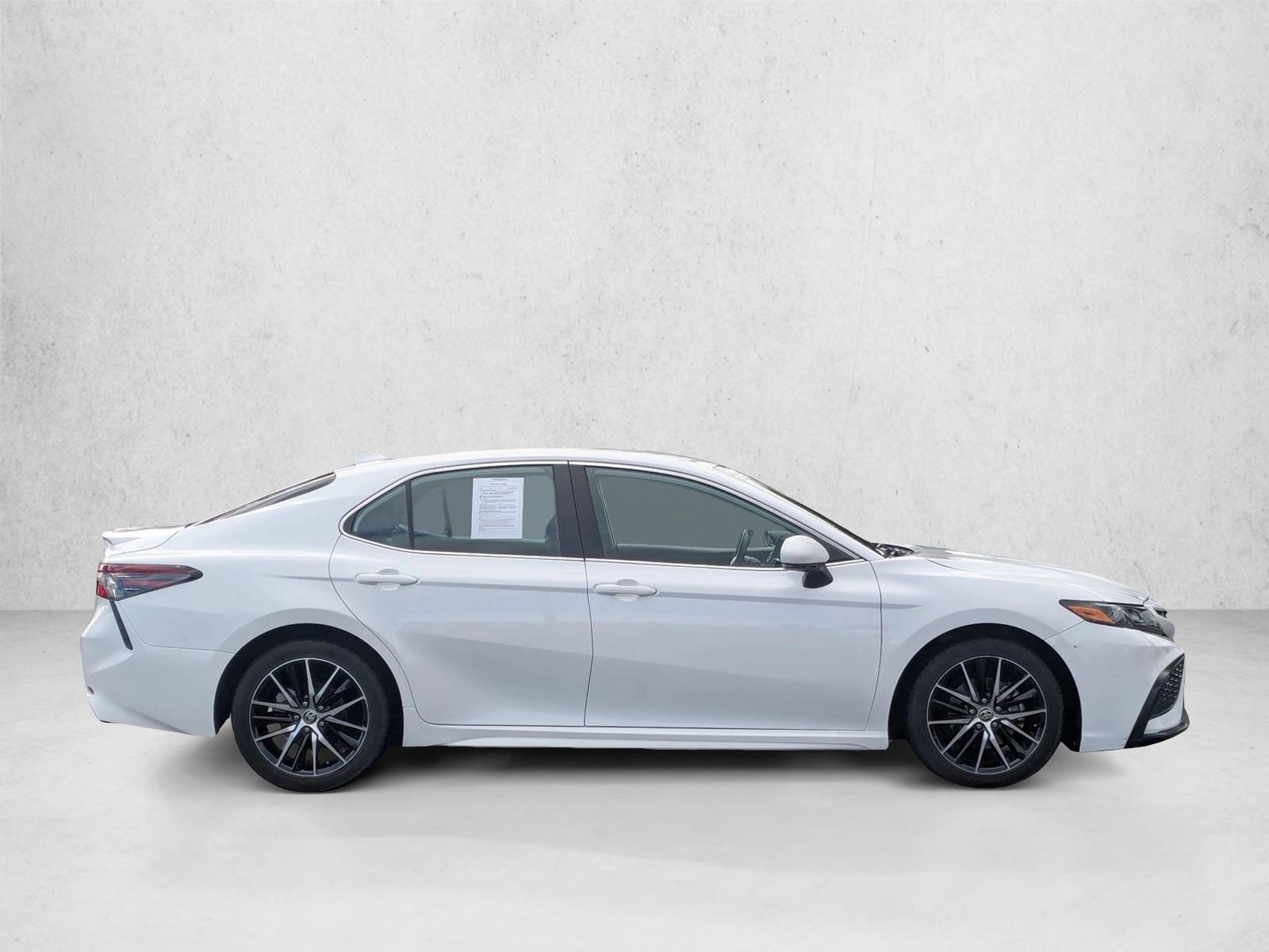 2024 Toyota Camry SE photo 4