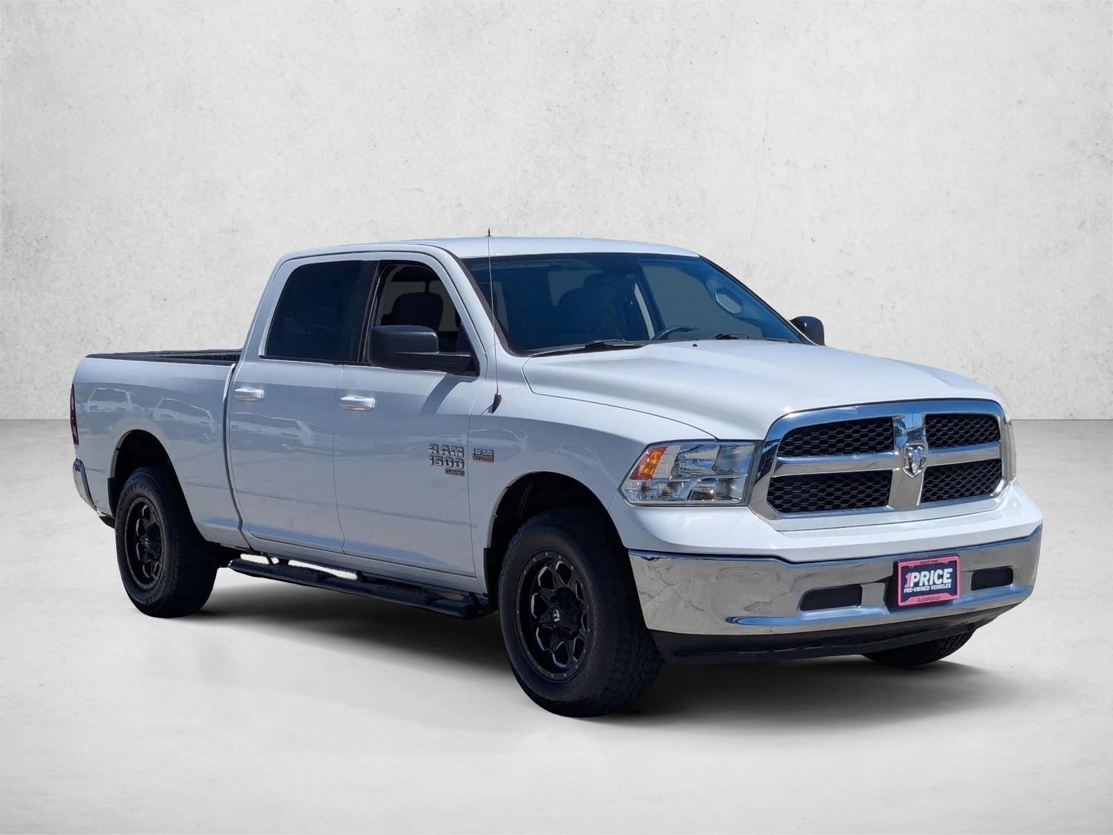 2019 Ram 1500 SLT photo 2