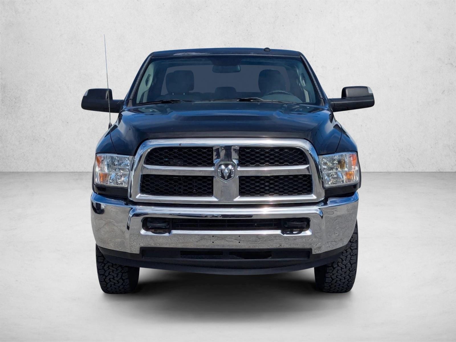 2017 Ram 2500 Tradesman photo 2