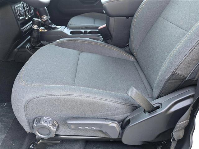 2025 Jeep Wrangler Sahara photo 4