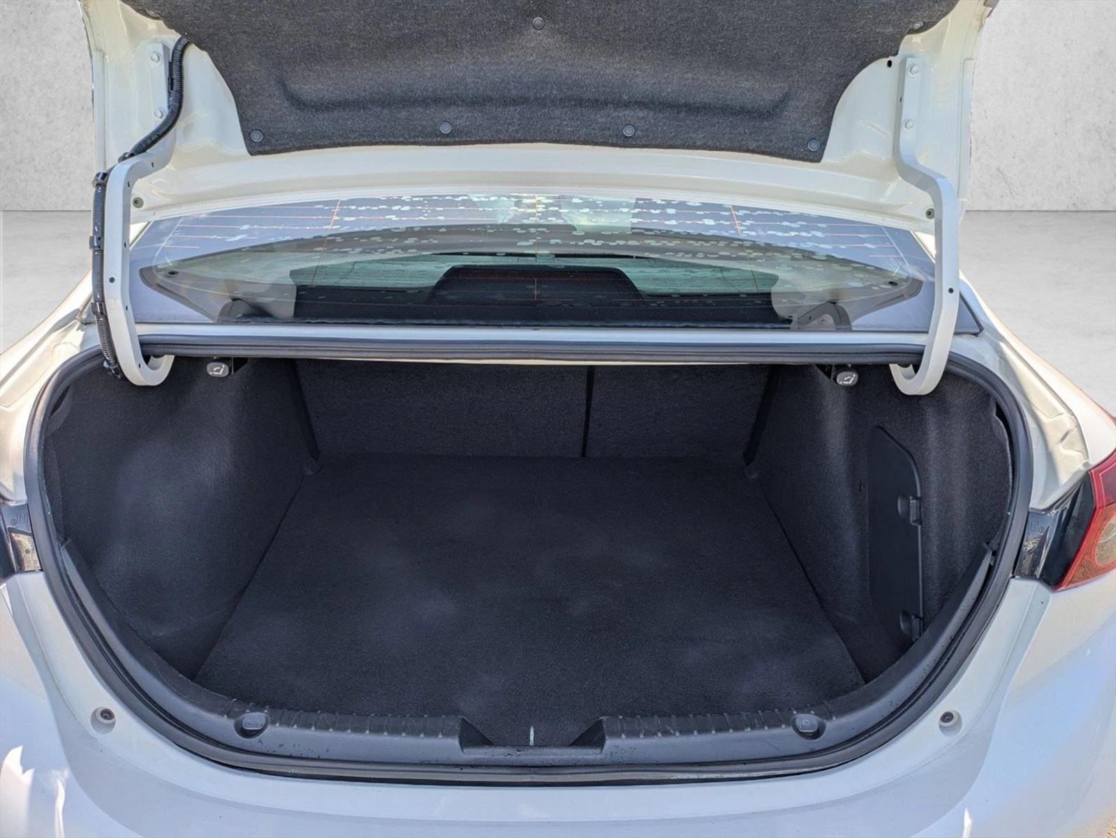 2015 Mazda Mazda3 i Sport photo 6